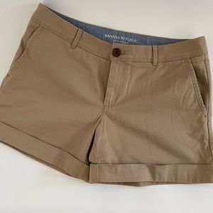 Banana Republic City Chino Shorts Size 8 NWT